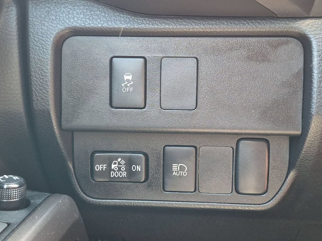 Used 2023 Toyota Tacoma SR5 RWD image 17