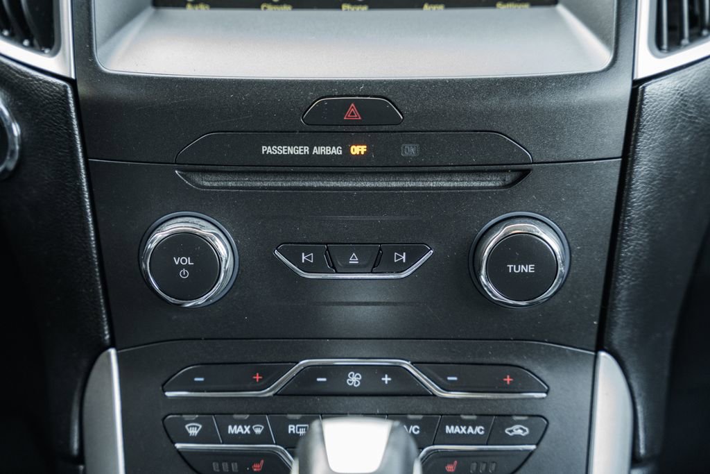 Used 2017 Ford Edge SEL w/ Equipment Group 201A image 22