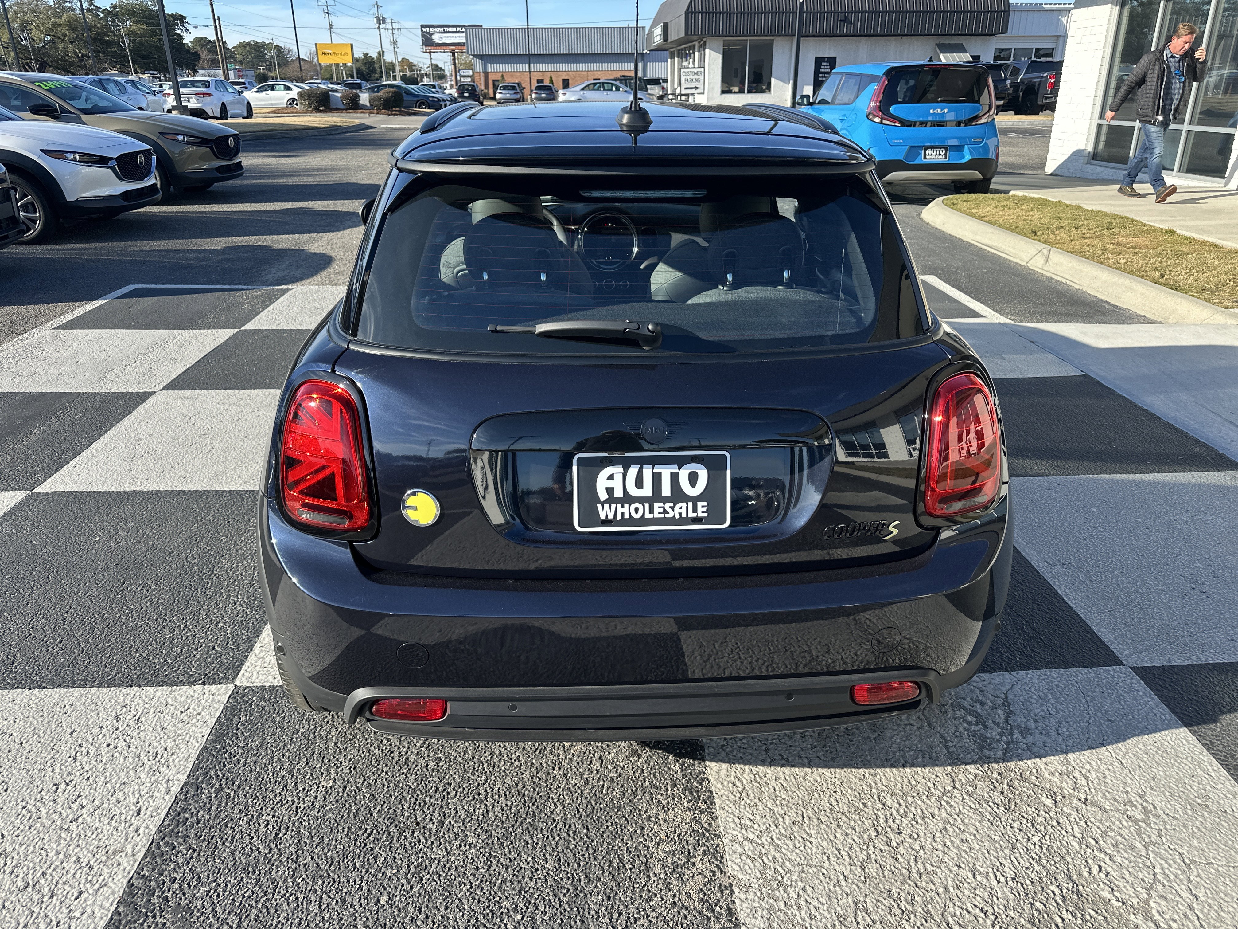 Used 2023 MINI Cooper SE image 4