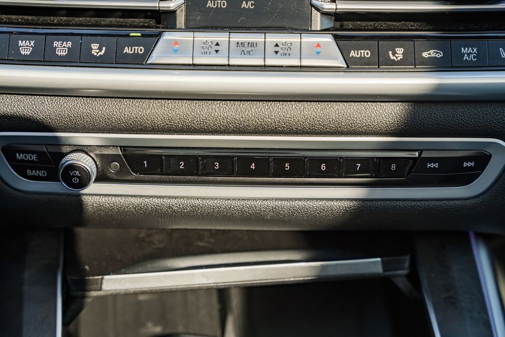 Used 2022 BMW X5 xDrive40i AWD/4WD image 26