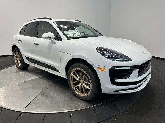 New 2025 Porsche Macan AWD/4WD image 9