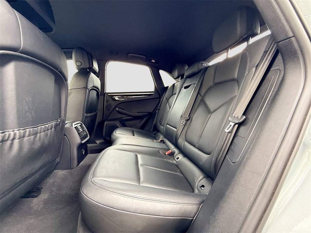 Used 2021 Porsche Macan image 26