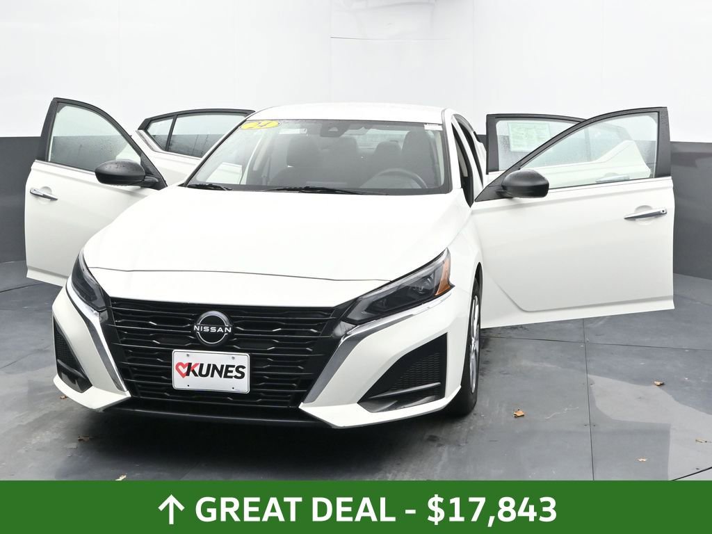 Used 2024 Nissan Altima 2.5 S FWD image 54
