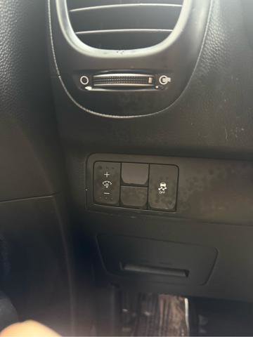 Used 2016 Kia Soul + image 18