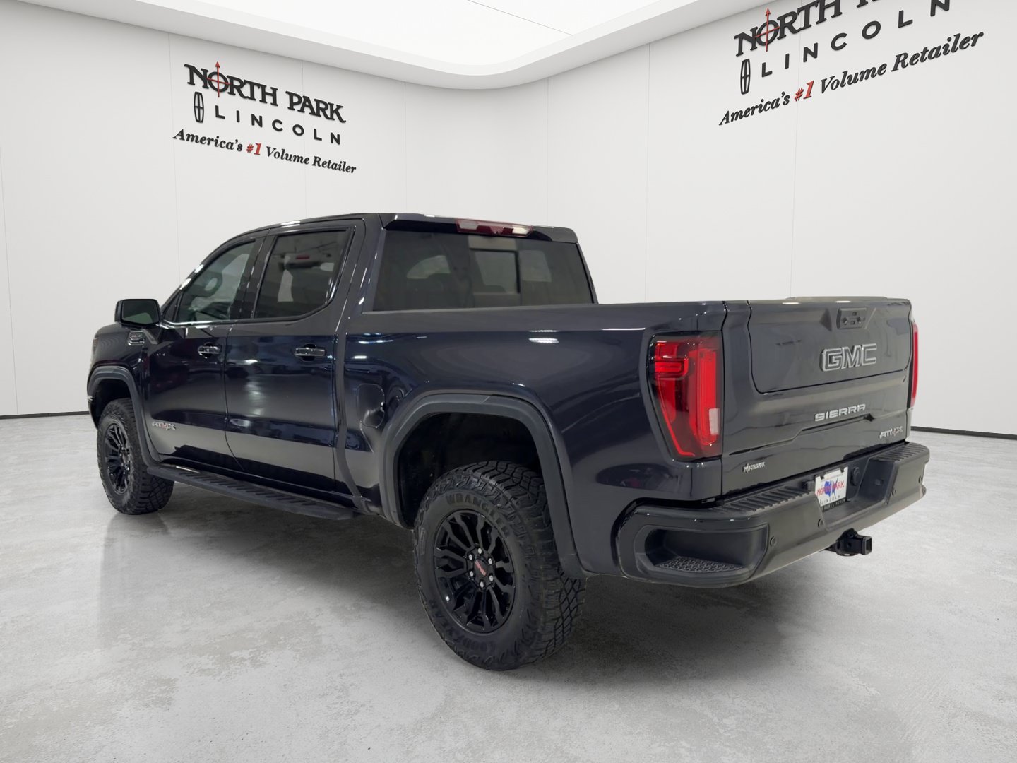 Used 2023 GMC Sierra 1500 AT4X AWD/4WD image 3