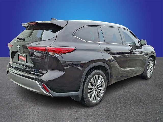 Used 2022 Toyota Highlander Platinum image 5