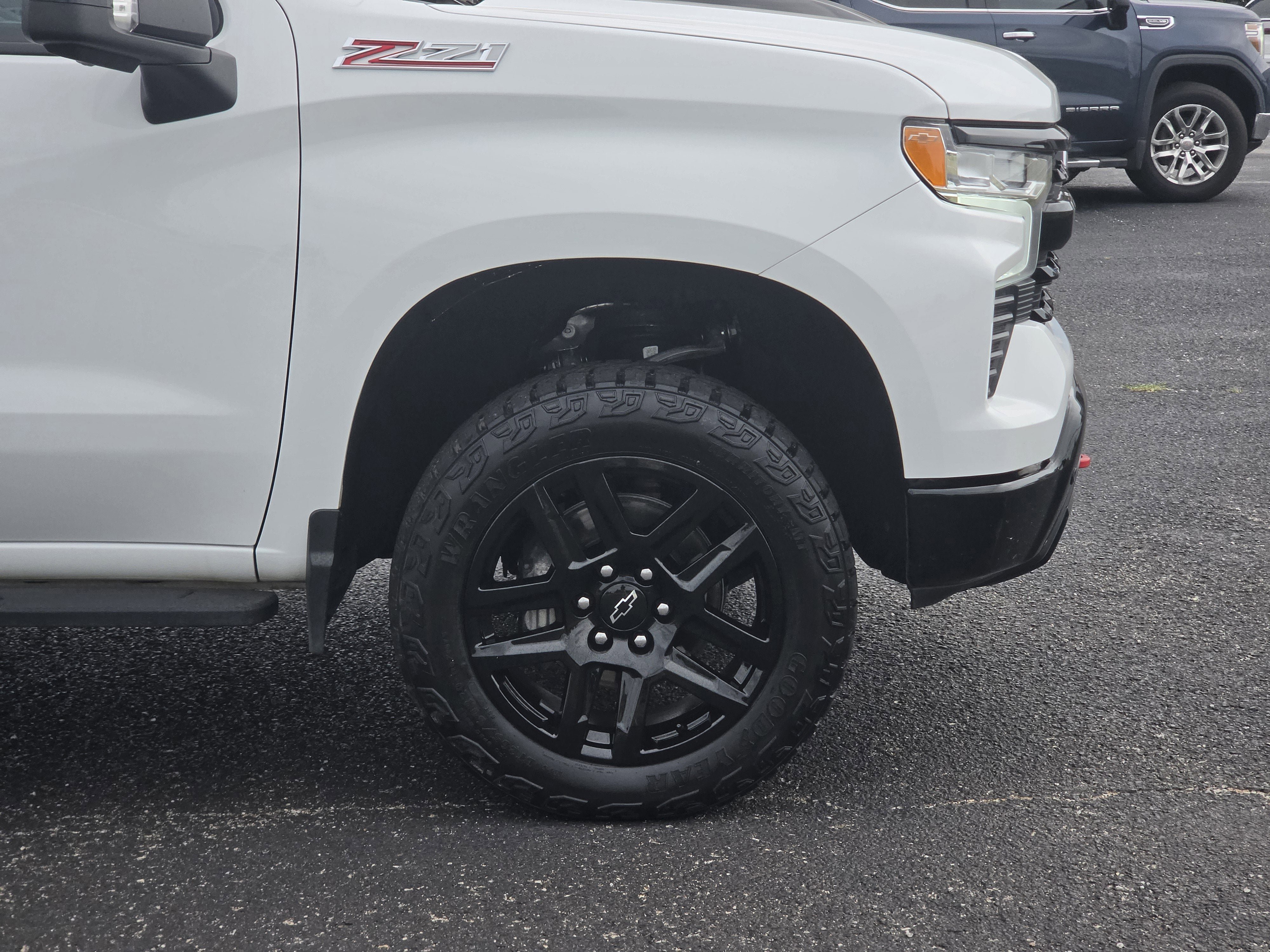 Used 2024 Chevrolet Silverado 1500 LT Trail Boss w/ LT Trail Boss Premium Package AWD/4WD image 10