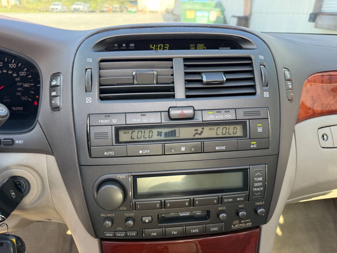 Used 2002 Lexus LS 430 RWD image 28