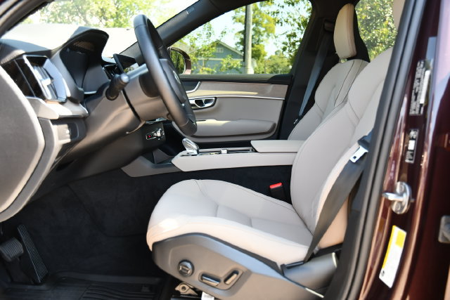 New 2026 Volvo XC90 B6 Plus w/ Protection Package AWD/4WD image 12