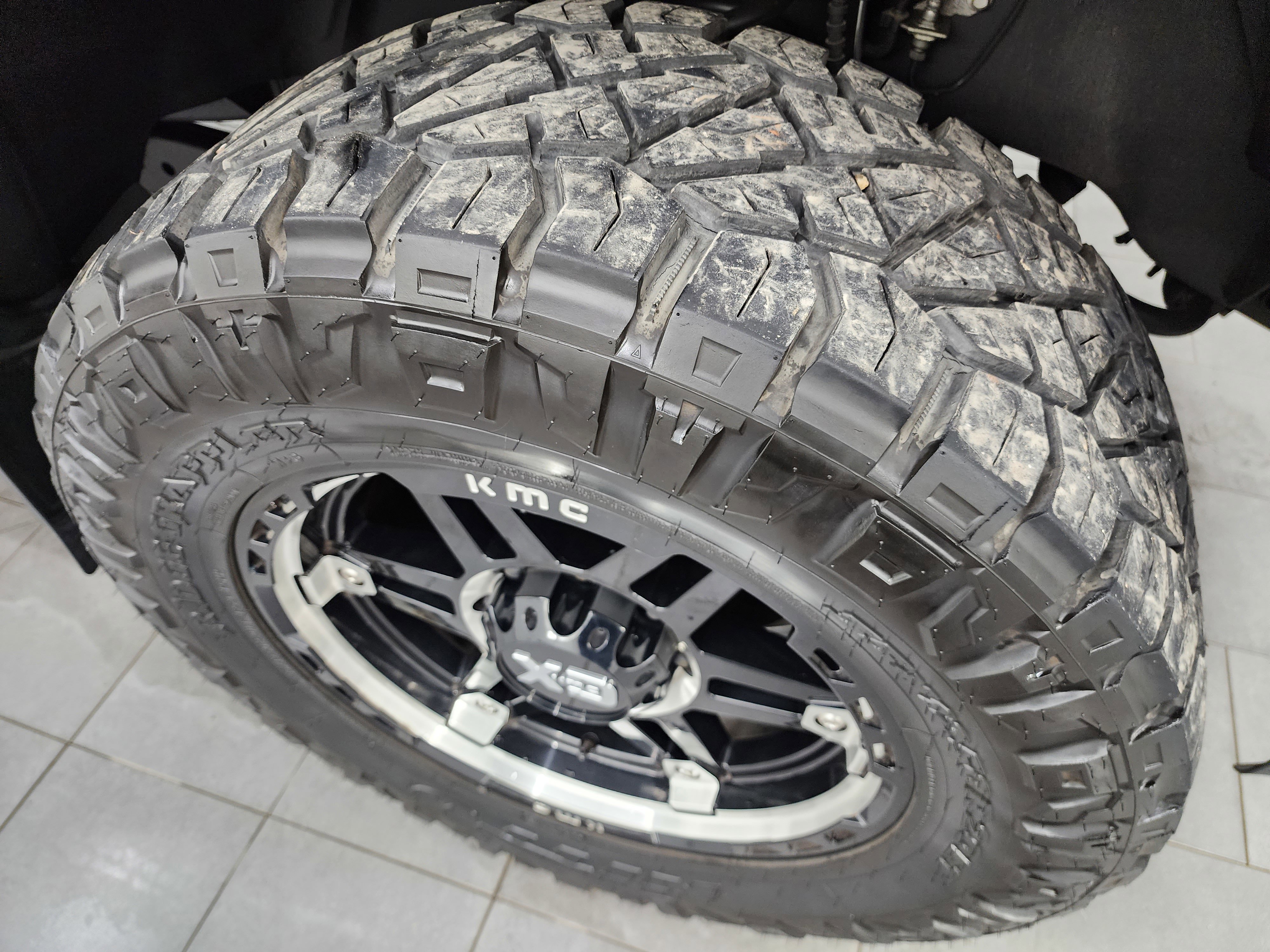 Used 2019 Ford F350 Lariat w/ Chrome Package image 3