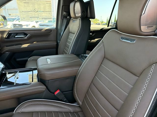 New 2026 GMC Yukon XL Denali Ultimate AWD/4WD image 17