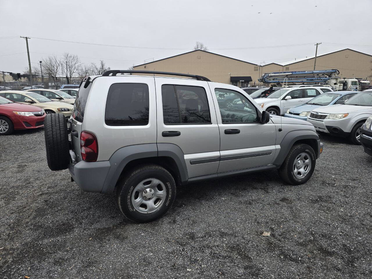 Used 2005 Jeep Liberty Sport image 9