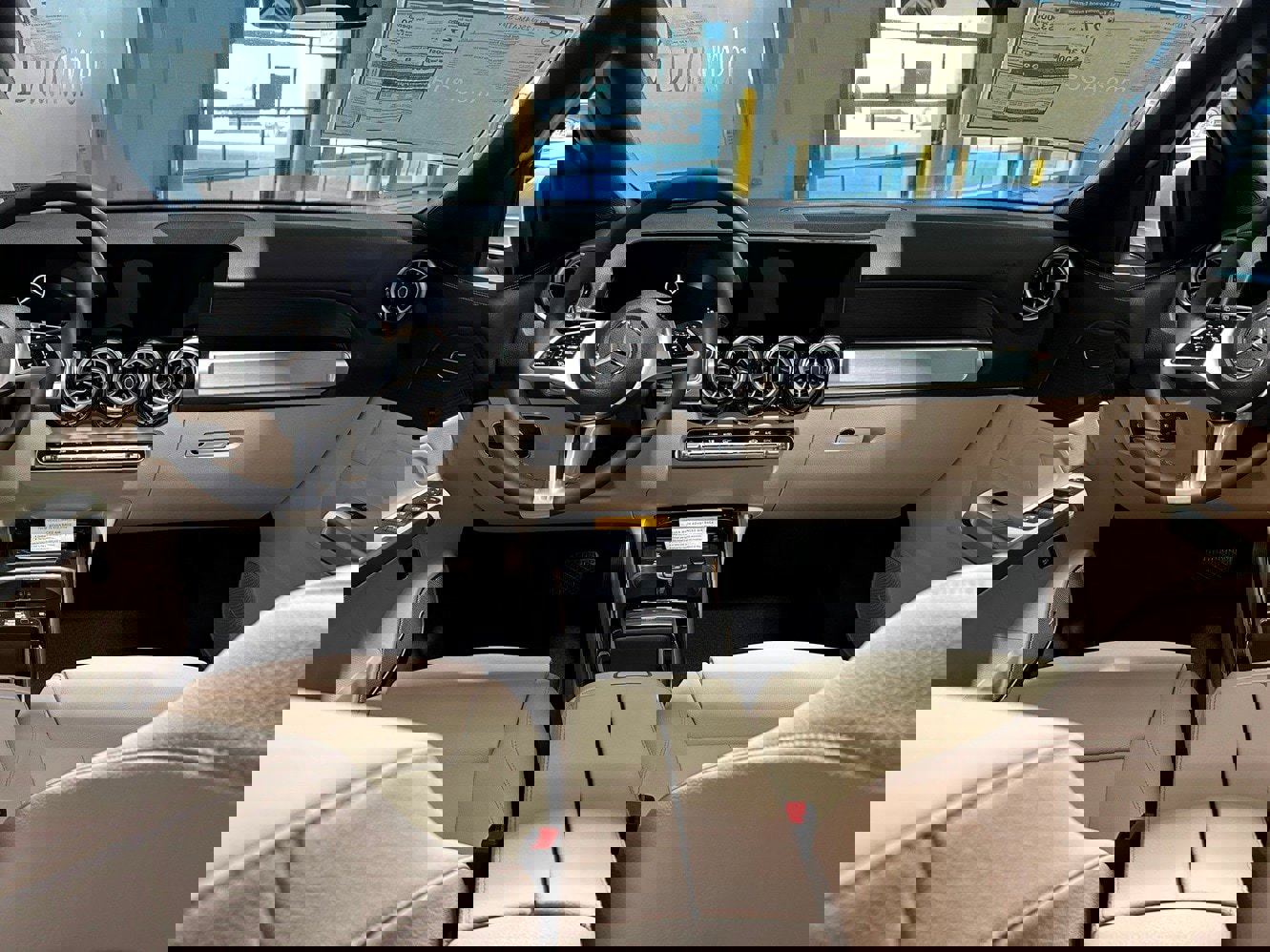 New 2026 Mercedes-Benz GLB 250 4MATIC image 6