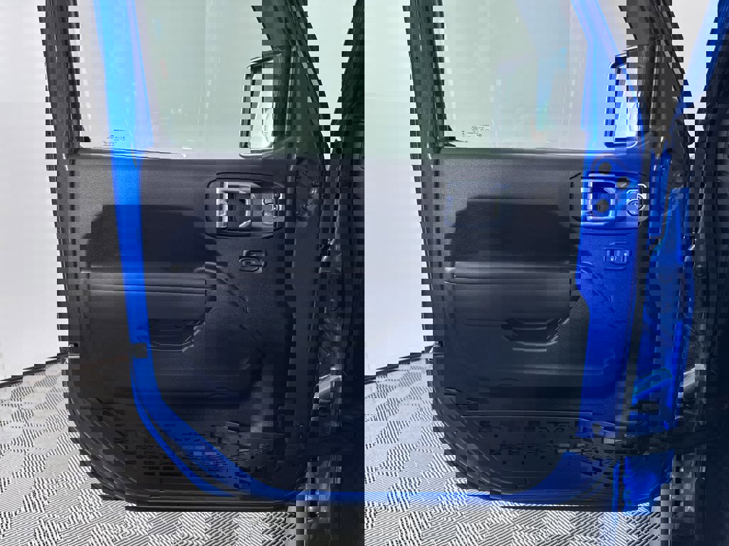 Used 2024 Jeep Wrangler Willys image 32