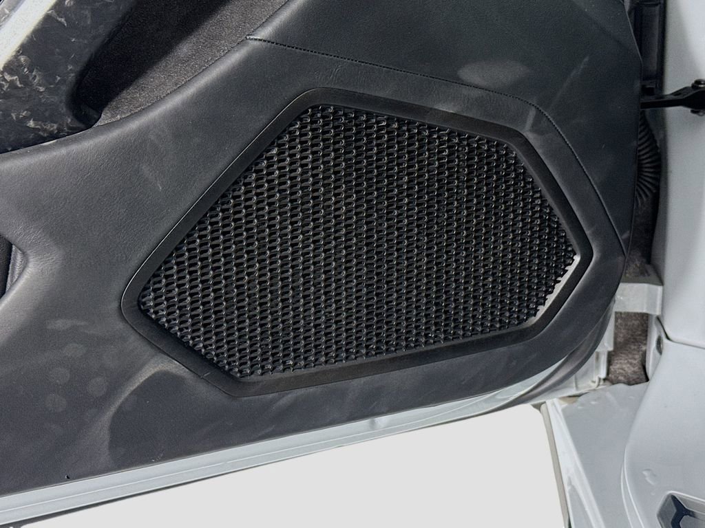 Used 2020 Lamborghini Huracan EVO image 19