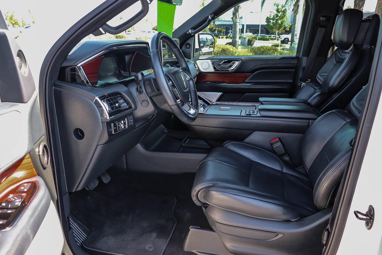 Used 2023 Lincoln Navigator Reserve AWD/4WD image 19