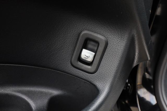 Used 2017 Mercedes-Benz GLC 300 4MATIC image 31