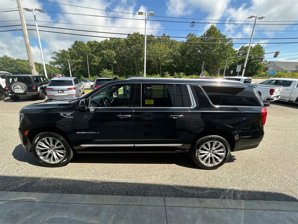 Used 2022 GMC Yukon XL Denali image 6