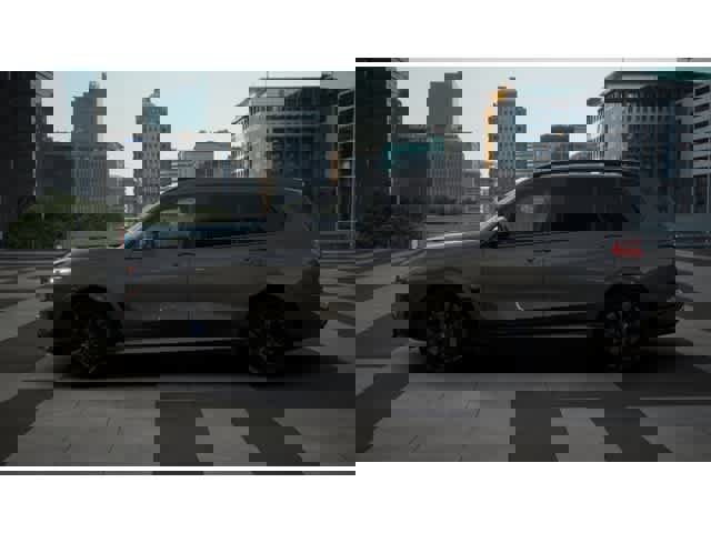 New 2026 BMW X7 M60i image 4