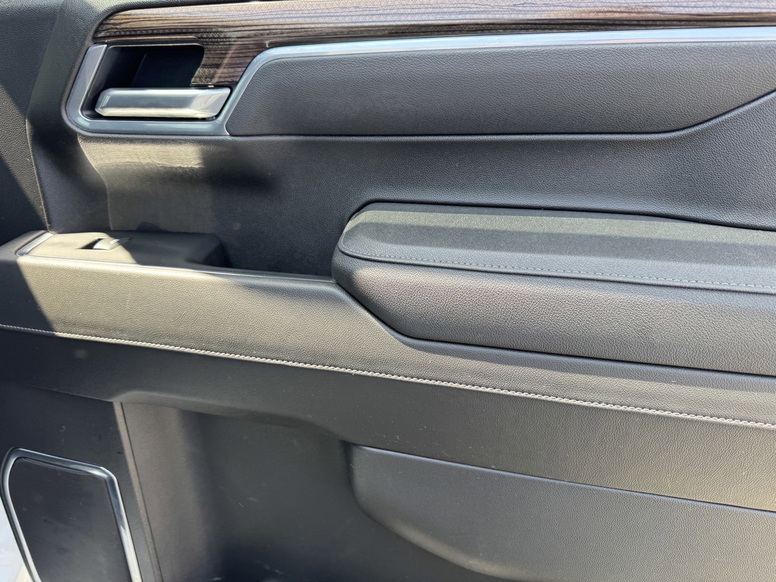 Used 2025 Chevrolet Silverado 1500 LT image 11