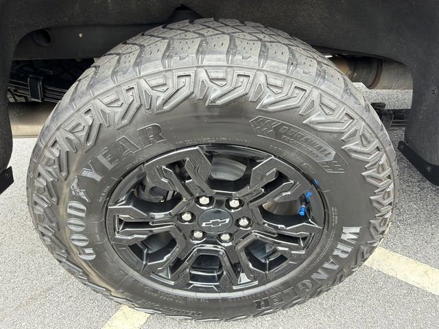 Used 2023 Chevrolet Silverado 1500 ZR2 w/ Technology Package image 17
