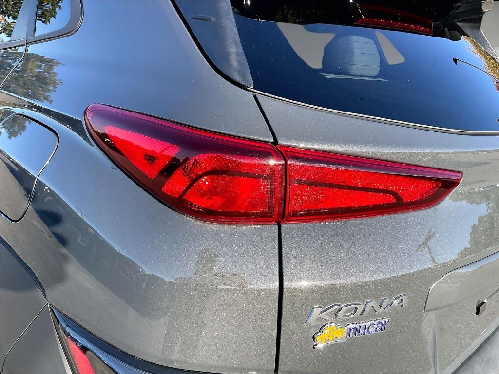 Used 2023 Hyundai Kona SEL AWD/4WD image 30