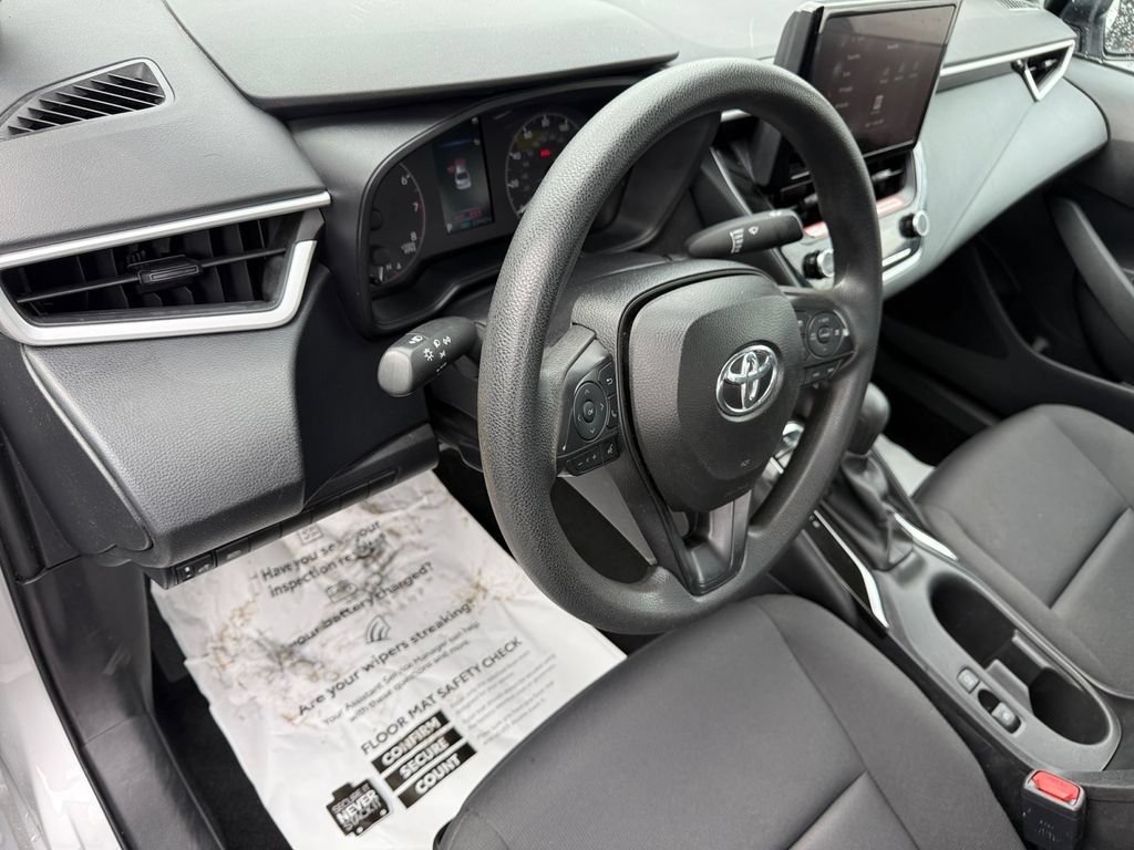 Certified 2025 Toyota Corolla LE FWD image 28
