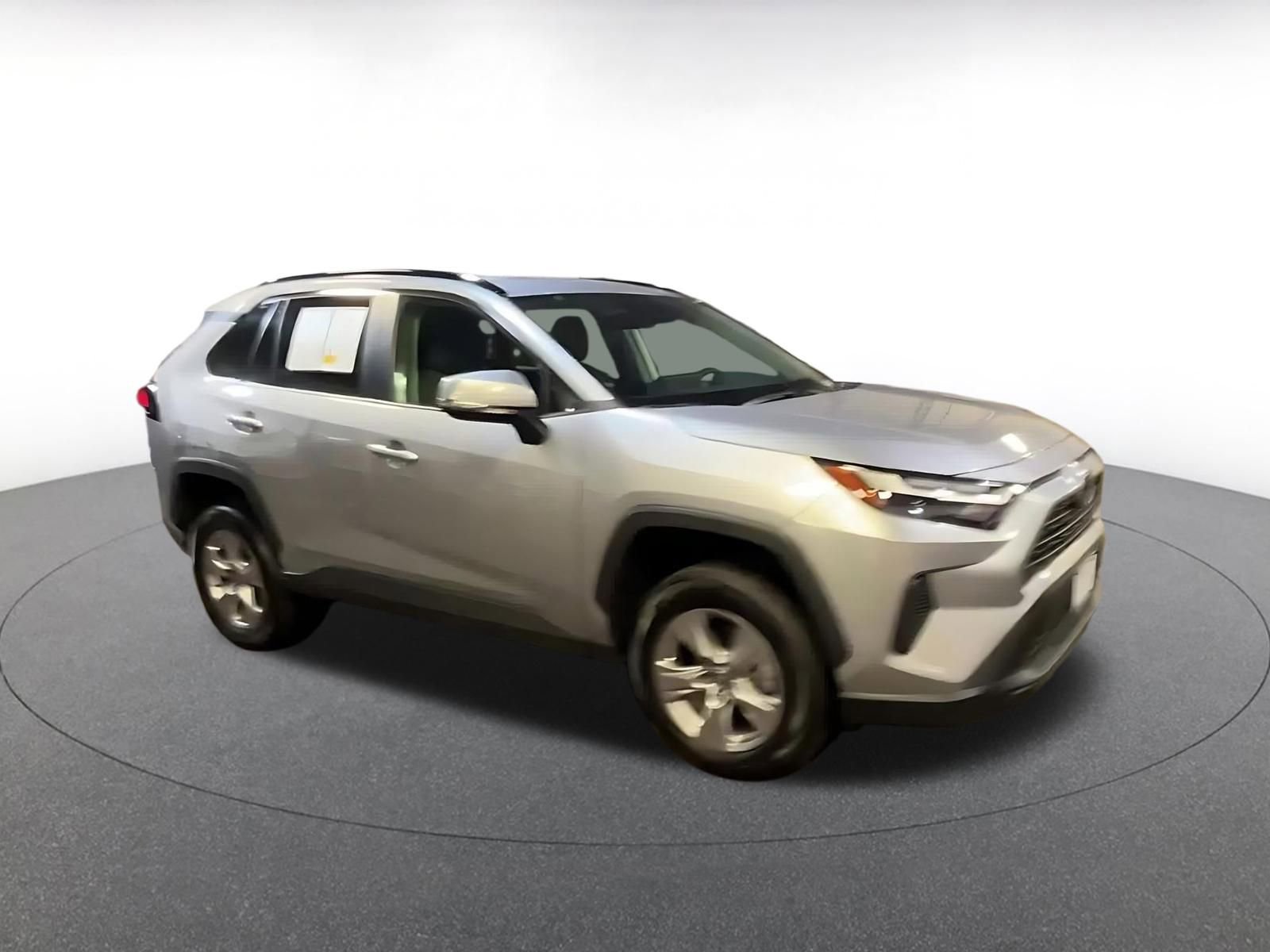 Used 2025 Toyota RAV4 XLE image 2