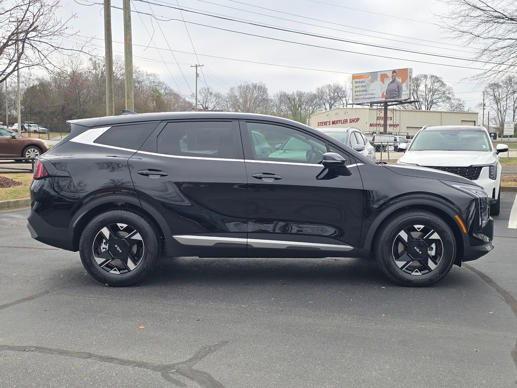 New 2026 Kia Sportage LX image 2