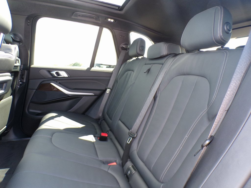 Used 2021 BMW X5 xDrive40i w/ M Sport Package image 10