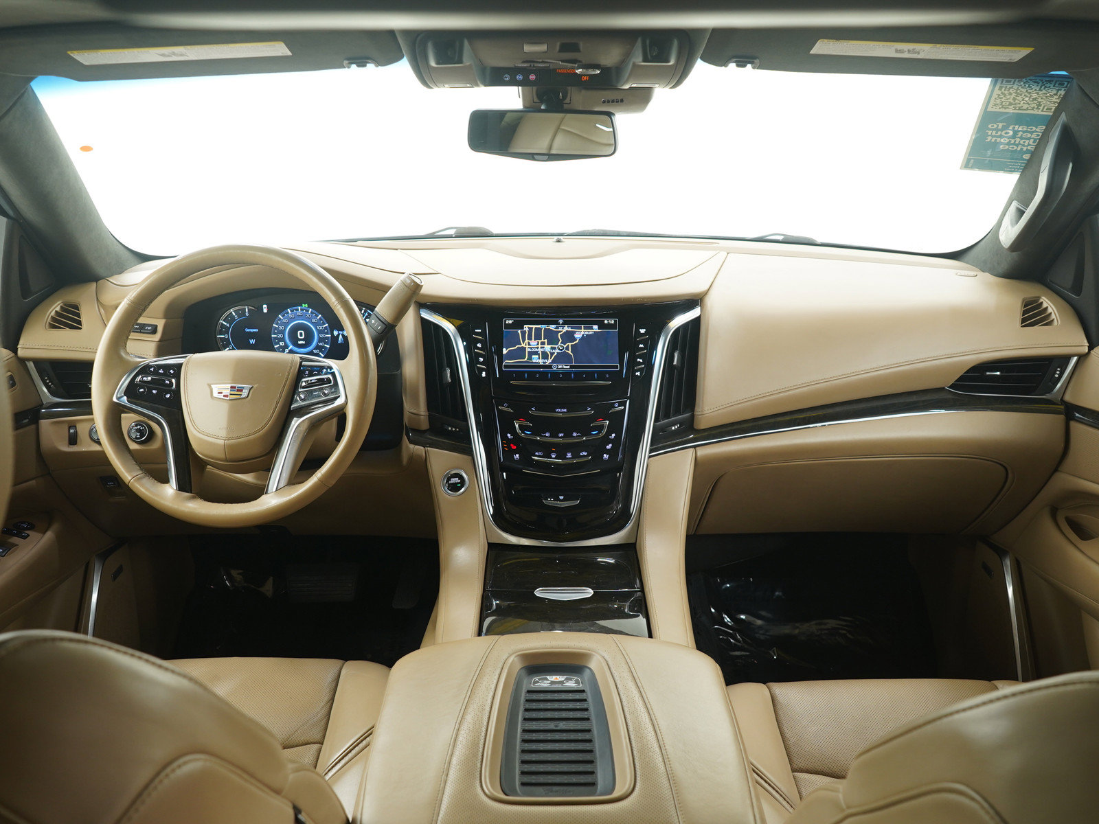 Used 2019 Cadillac Escalade Platinum AWD/4WD image 18