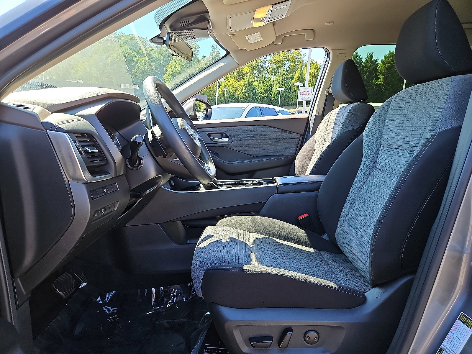 Certified 2023 Nissan Rogue SV image 13