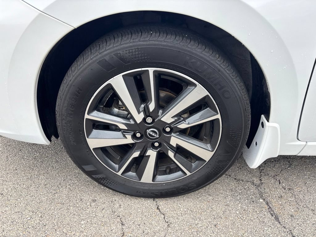 Certified 2025 Nissan Versa SV w/ Trunk Package FWD image 9