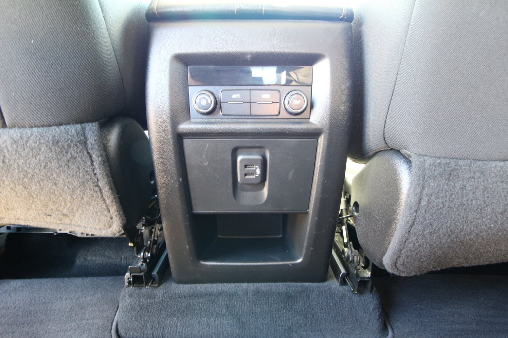Used 2021 Chevrolet Traverse LT FWD image 28