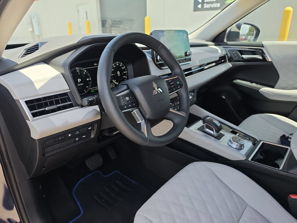 Used 2025 Mitsubishi Outlander SEL Black Edition AWD/4WD image 15