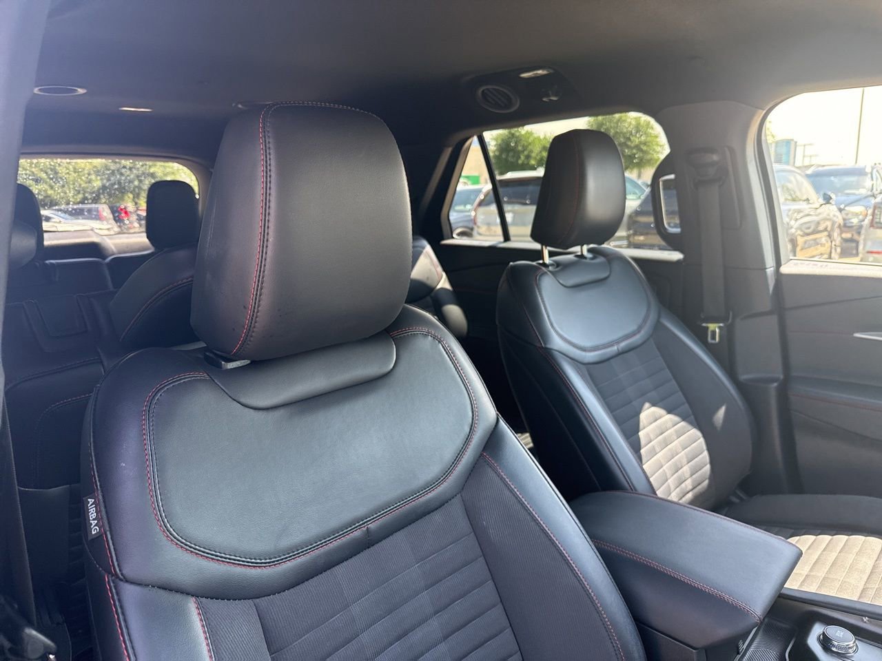 Used 2025 Ford Explorer ST-Line image 12