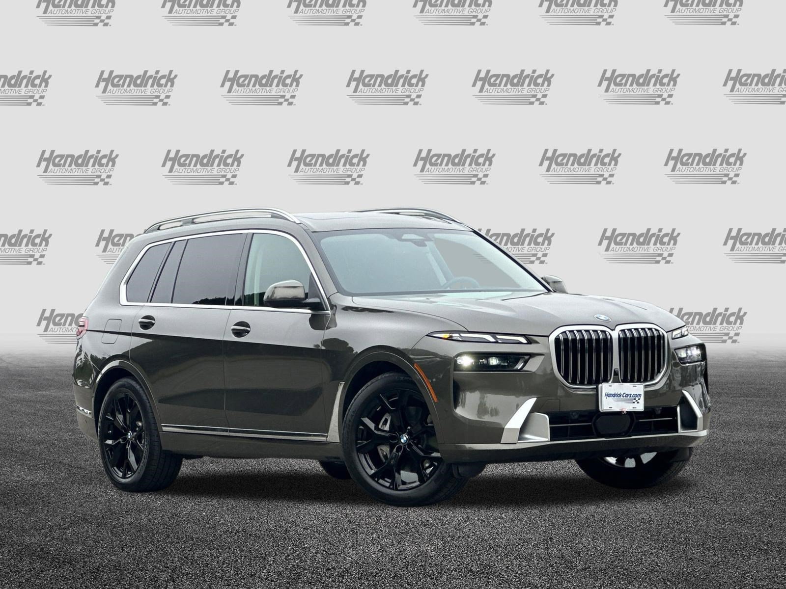 Used 2025 BMW X7 xDrive40i w/ Premium Package AWD/4WD image 2
