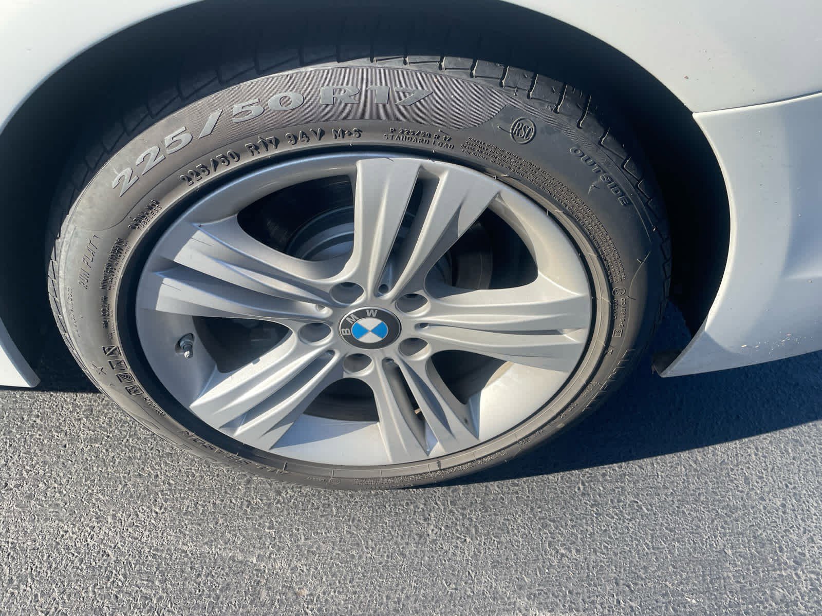 Used 2018 BMW 330i Sedan w/ Convenience Package image 12