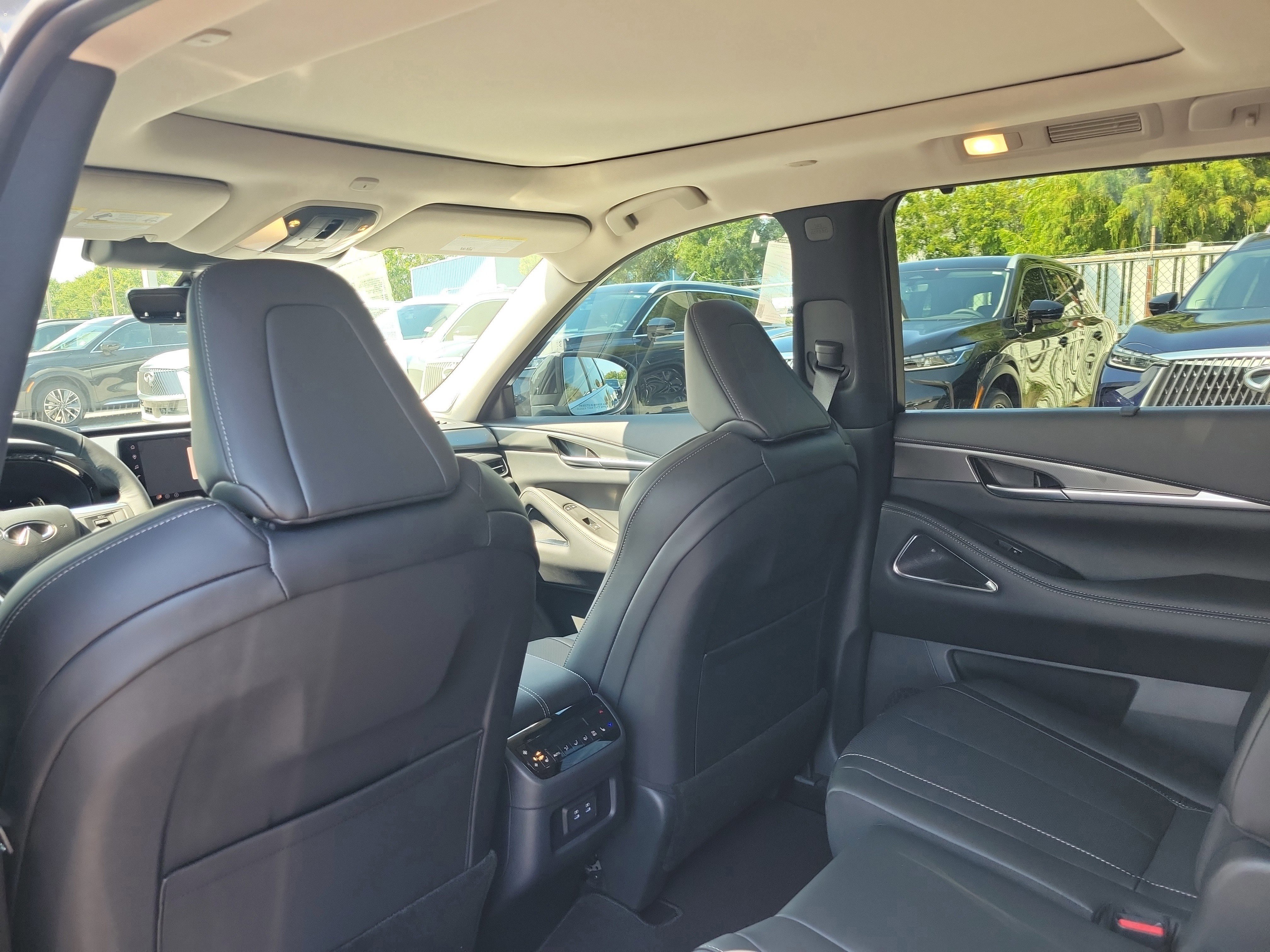 New 2026 INFINITI QX60 Luxe w/ Cargo Package image 12