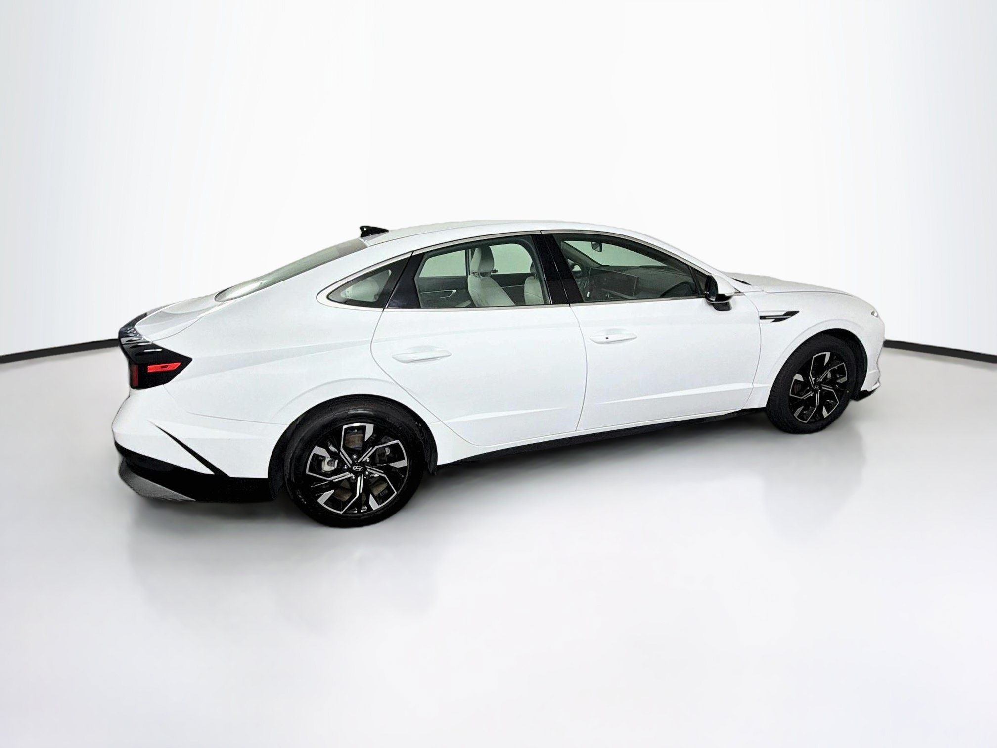 Used 2025 Hyundai Sonata SEL FWD image 10