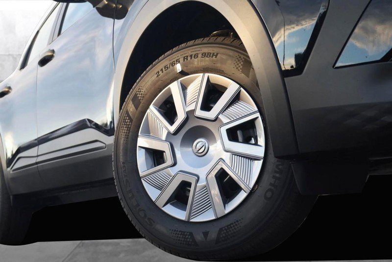 New 2026 Nissan Kicks S image 3