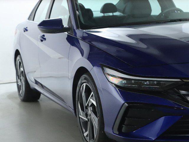 New 2024 Hyundai Elantra SEL w/ Convenience Package image 8