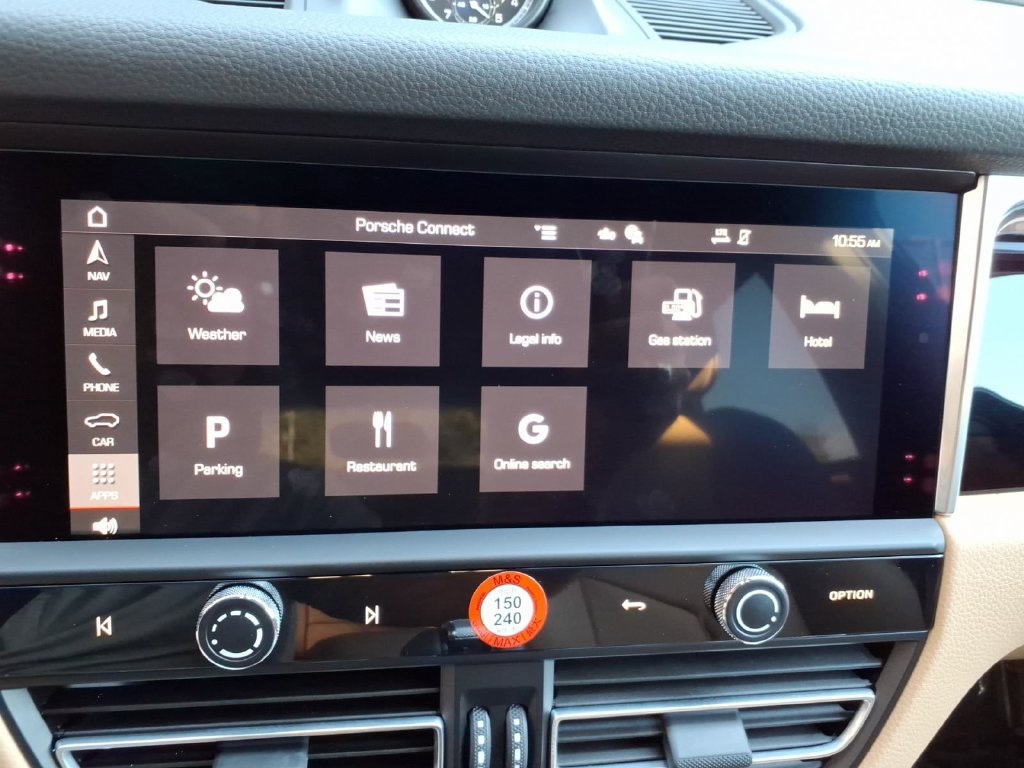 Certified 2026 Porsche Macan AWD/4WD image 33