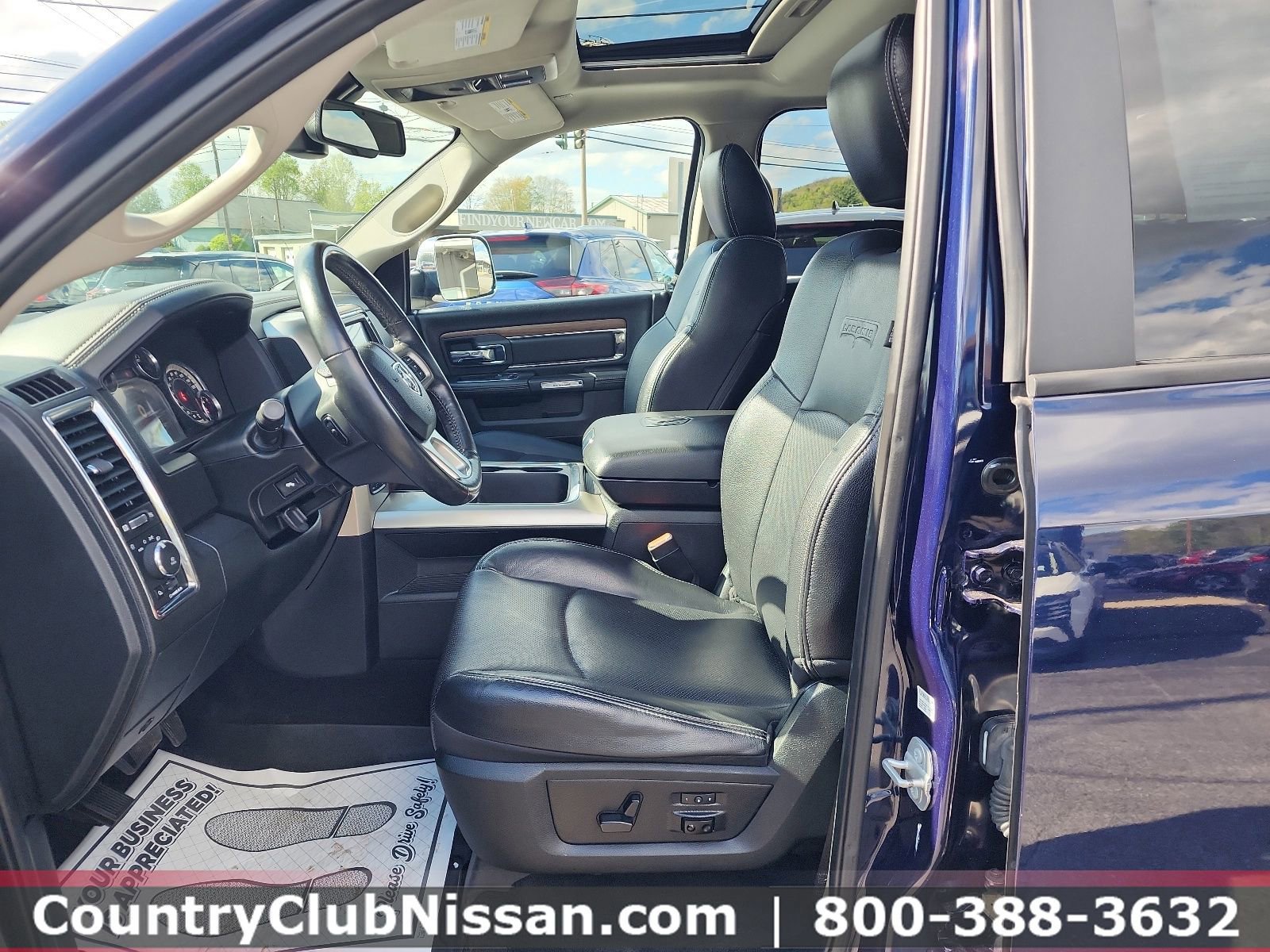 Used 2017 RAM 1500 Laramie AWD/4WD image 11