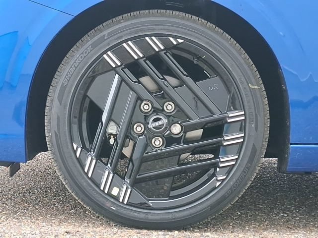 New 2026 Nissan Sentra SR w/ SR Premium Package FWD image 27