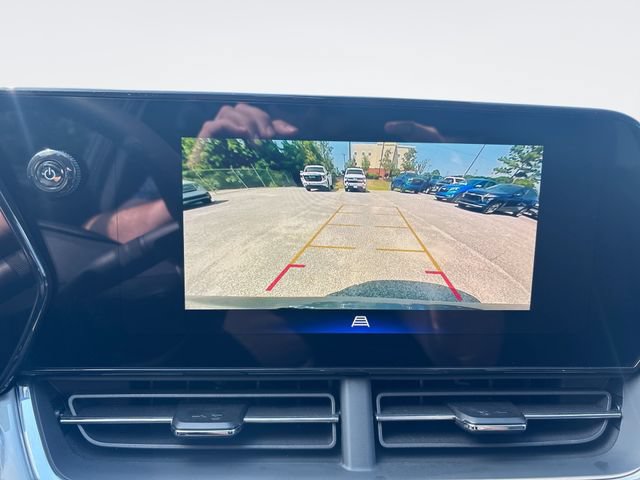 Used 2025 Chevrolet Trax LT FWD image 17