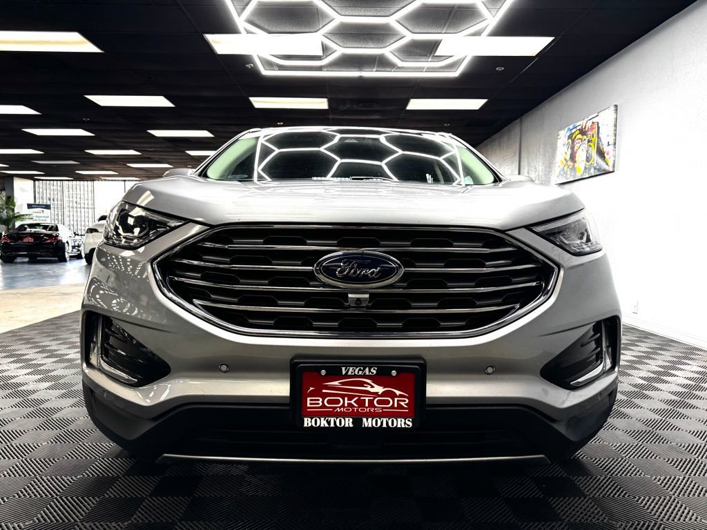 Used 2022 Ford Edge Titanium w/ Equipment Group 301A AWD/4WD image 3