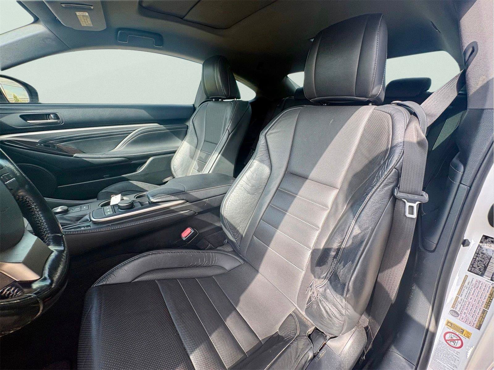 Used 2016 Lexus RC 200t w/ Premium Package RWD image 9