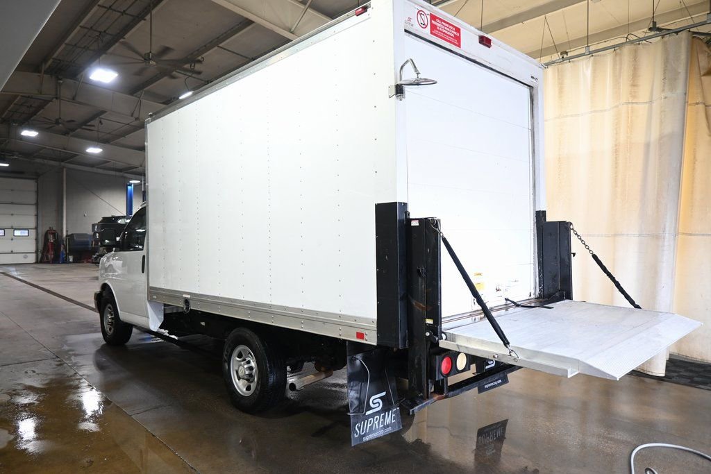 Used 2017 Chevrolet Express 3500 image 12