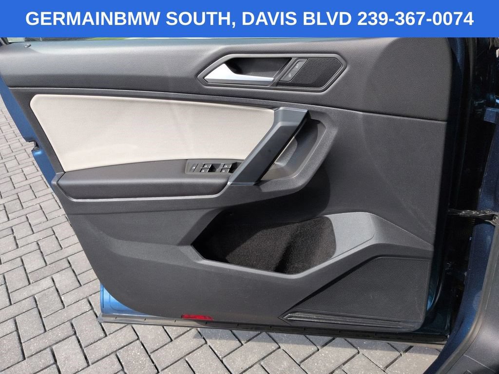 Used 2020 Volkswagen Tiguan SE w/ Panoramic Sunroof Package AWD/4WD image 29